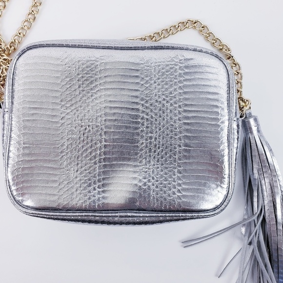 Victoria's Secret - Limited Edition Silver Purse Crossbody Tassel and Chain - Picture 6 of 7
